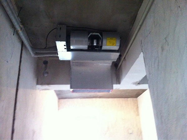 ���̰���